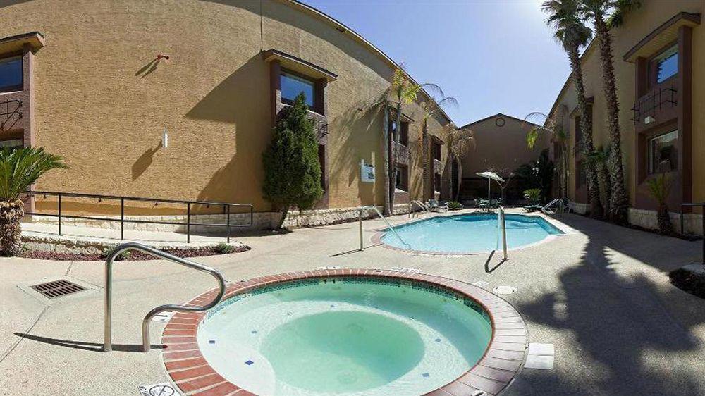 Country Inn & Suites By Radisson, Lackland Afb San Antonio , Tx Екстериор снимка