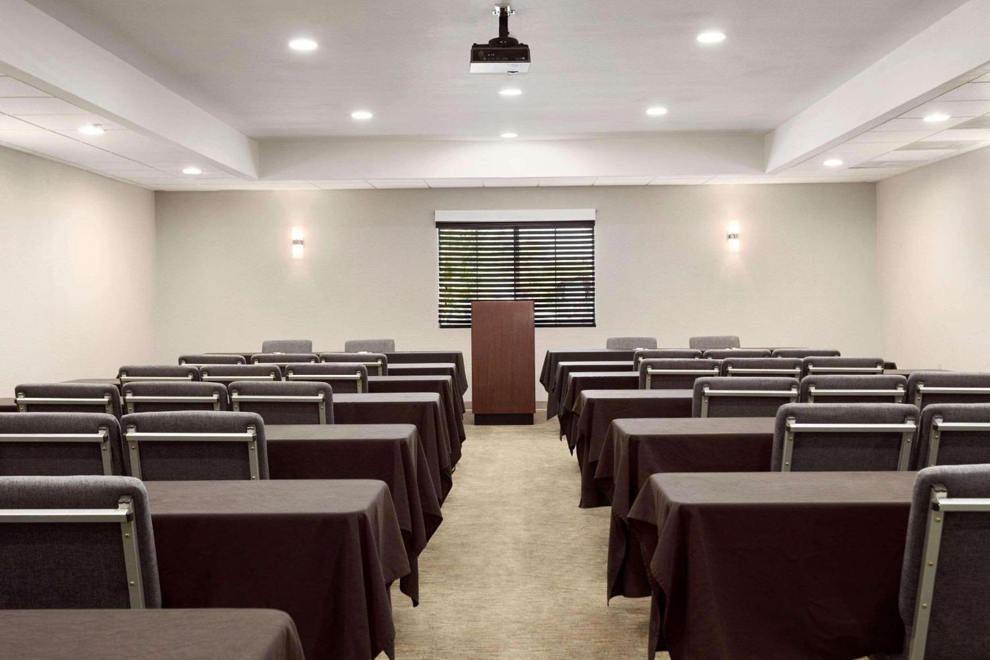 Country Inn & Suites By Radisson, Lackland Afb San Antonio , Tx Екстериор снимка