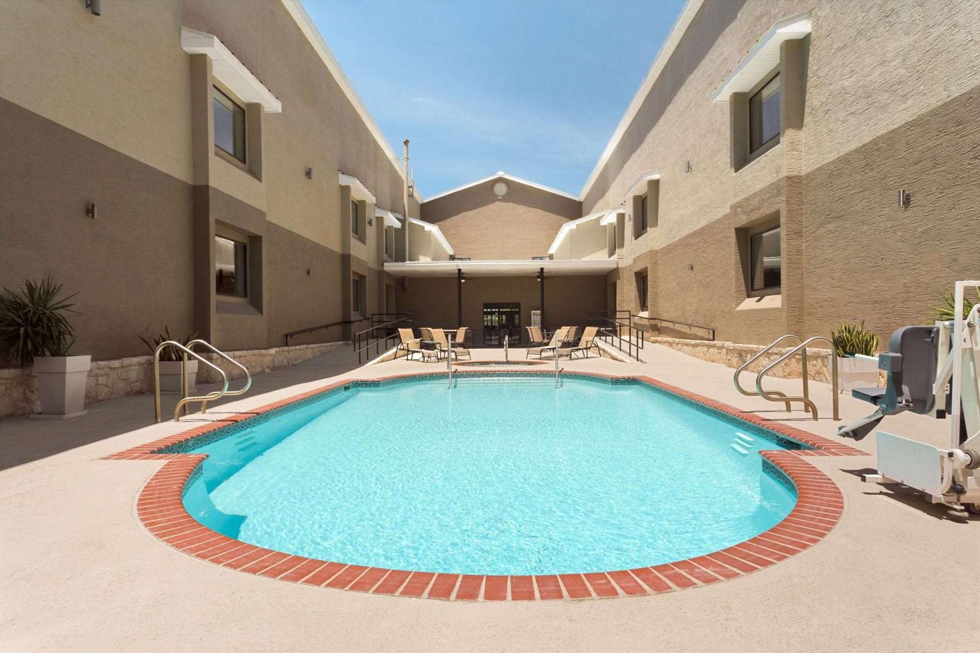 Country Inn & Suites By Radisson, Lackland Afb San Antonio , Tx Екстериор снимка