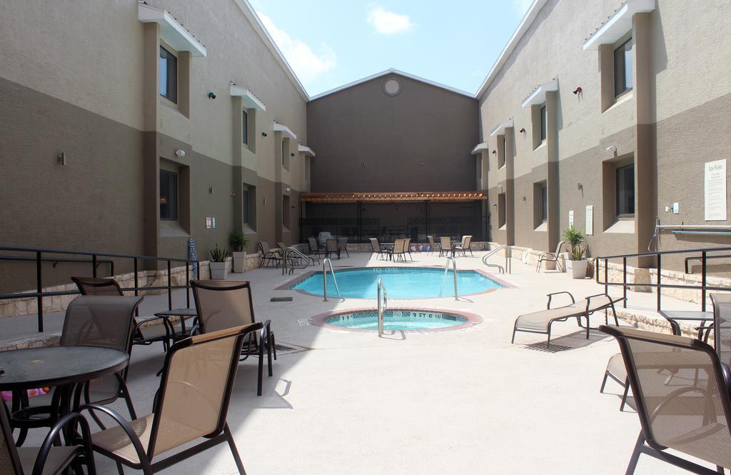 Country Inn & Suites By Radisson, Lackland Afb San Antonio , Tx Екстериор снимка